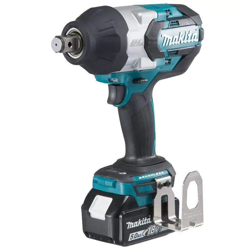 MAKITA DTW700ZX1 0-2200 RPM Cordless Impact Wrench with Forward and Reverse Rotation, Torque 700 Nm ( without battery charger )