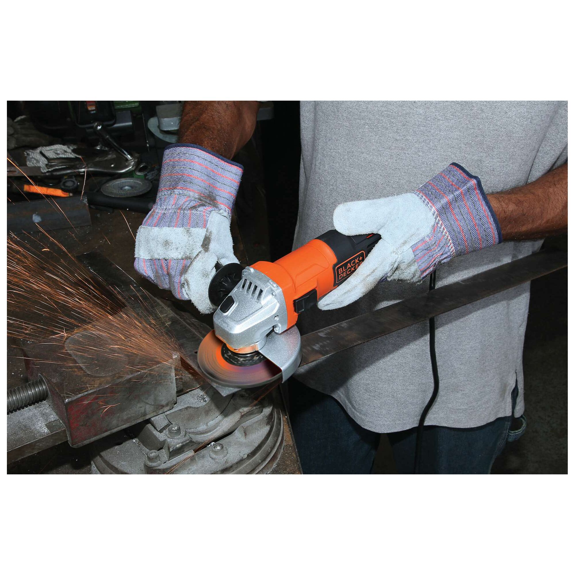 BLACK+DECKER G650-IN 100mm 650W Small Angle Grinder - photo 4