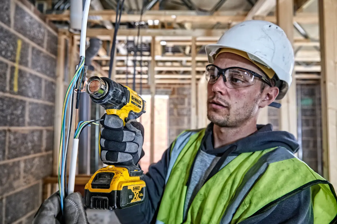 DeWALT DCE530N-XJ 20V Max Cordless Heat Gun - photo 3