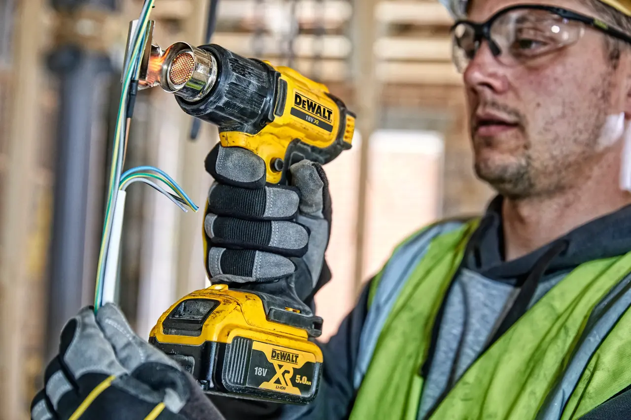 DeWALT DCE530N-XJ 20V Max Cordless Heat Gun - photo 4