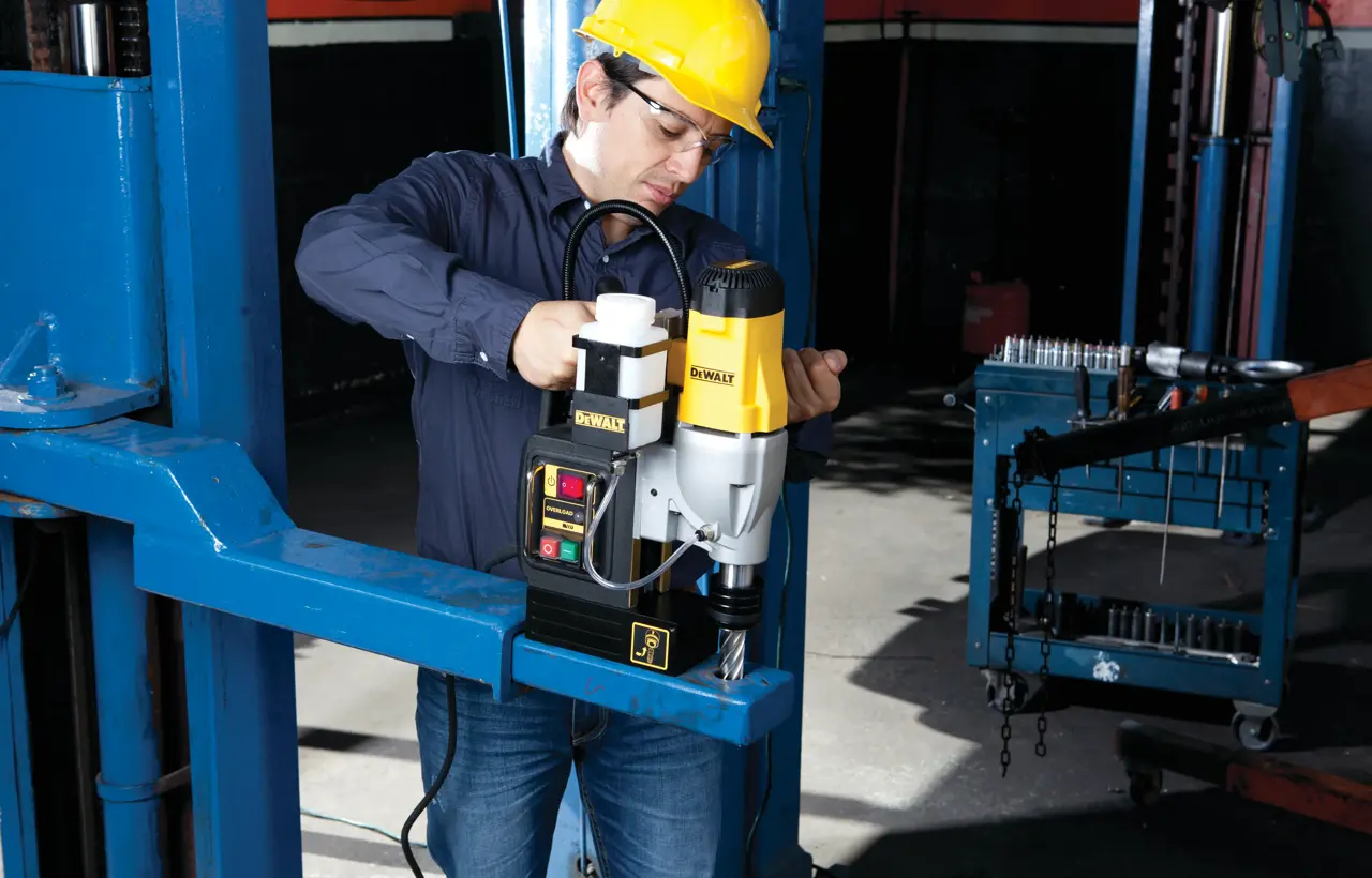 DeWALT DWE1622K-IN 1200W 50mm 2 Speed Magnetic Drill Press - photo 3