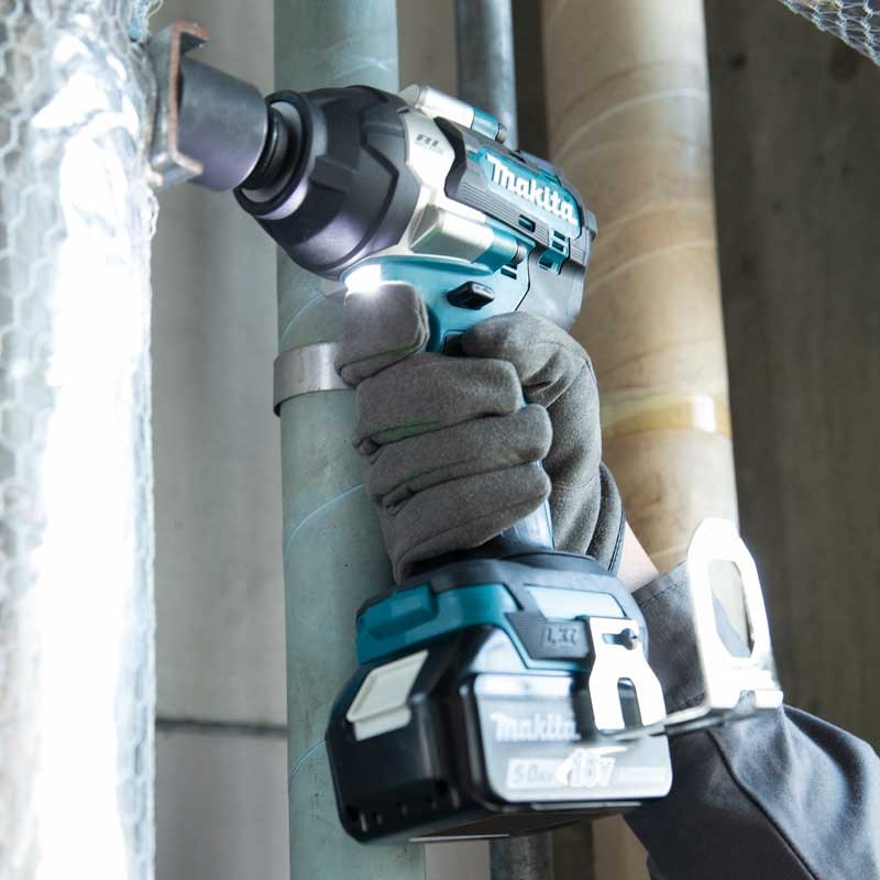 Makita DTW700RTE 18V Cordless Impact Wrench 1/2 Inch - photo 2