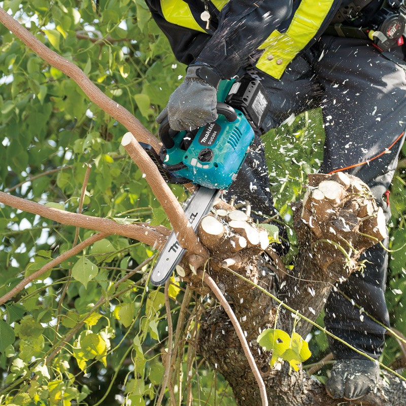 Makita DUC254Z 18V Cordless Chainsaw 250mm - photo 2