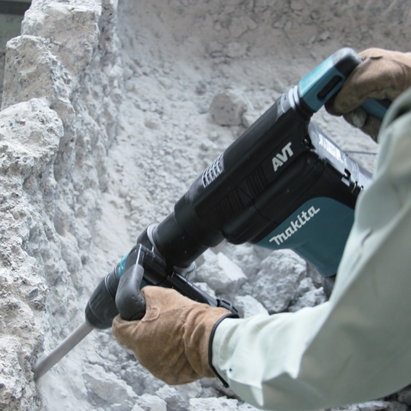 Makita HM1111C Demolition Hammer, 240V - photo 3