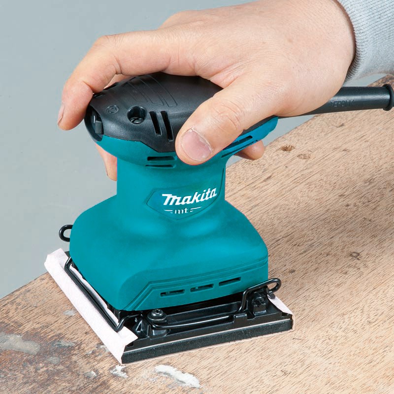 Makita M9200B Finishing Sander 240V - photo 2