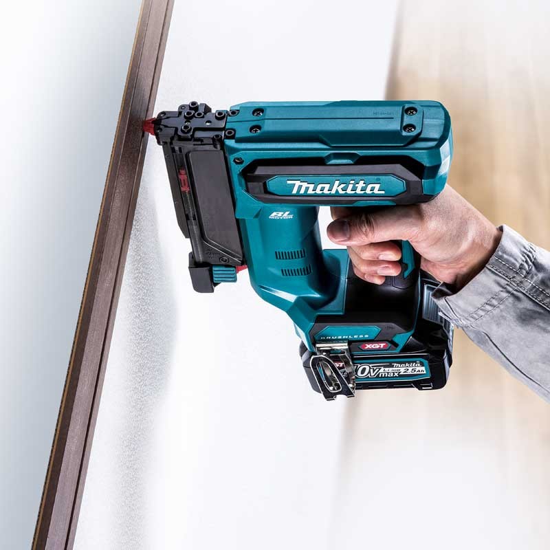 Makita PT001GZ 40V Max XGT Cordless Pin Nailer - photo 3