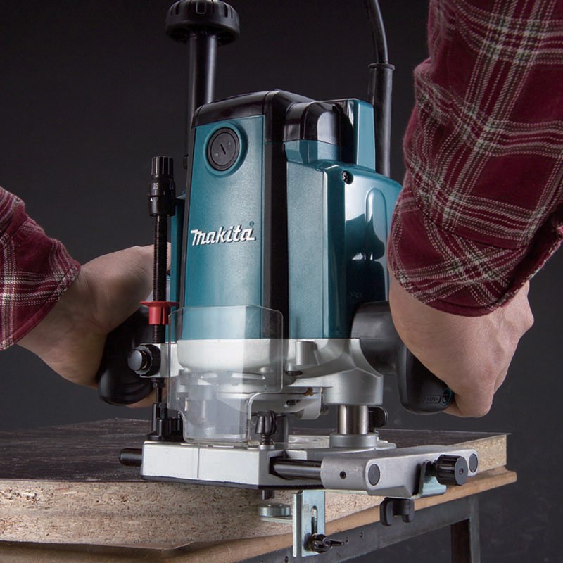 Makita RP1800 Router 240V - photo 2