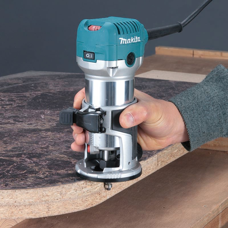 Makita RT0700C 6/8mm 710W Variable Speed Trimmer - photo 3