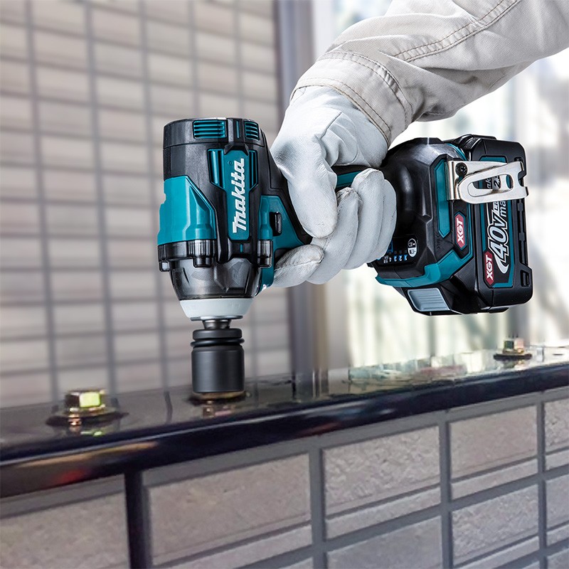 Makita TW004GZ 40V Max Cordless Impact Wrench 1/2 Inch - photo 3
