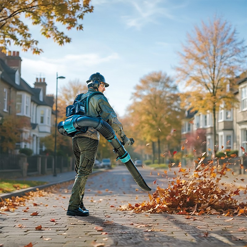 Makita UB004GZ 40V Cordless Backpack Blower - photo 2