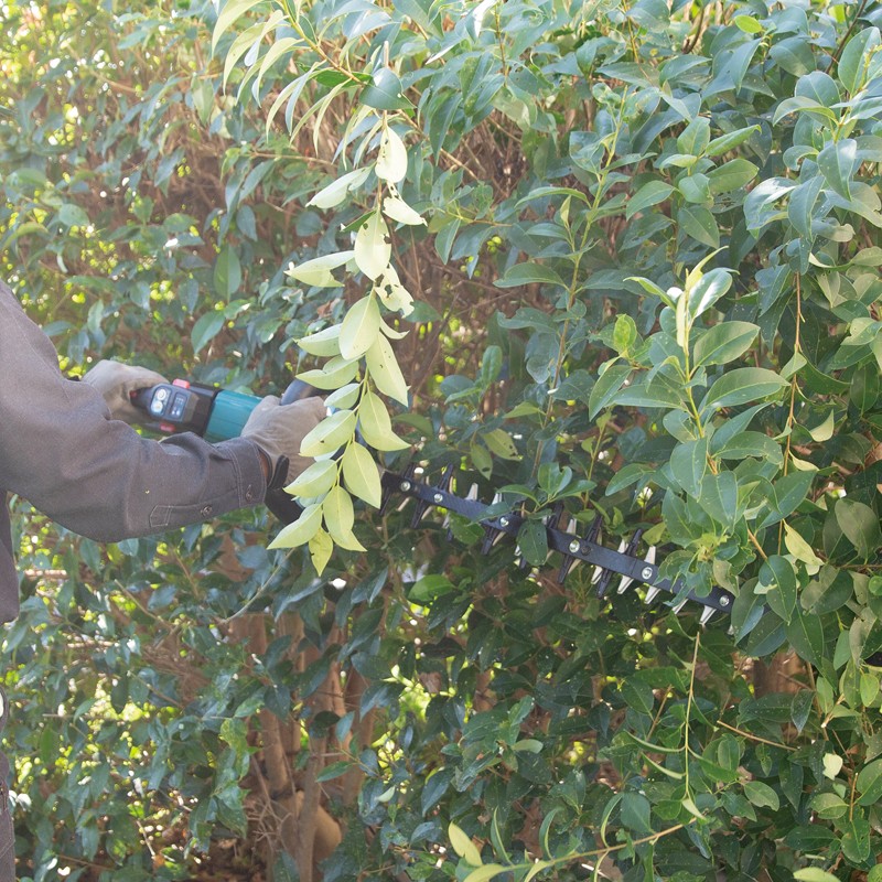 Makita UH006GZ 40V Cordless Hedge Trimmer 600mm - photo 3