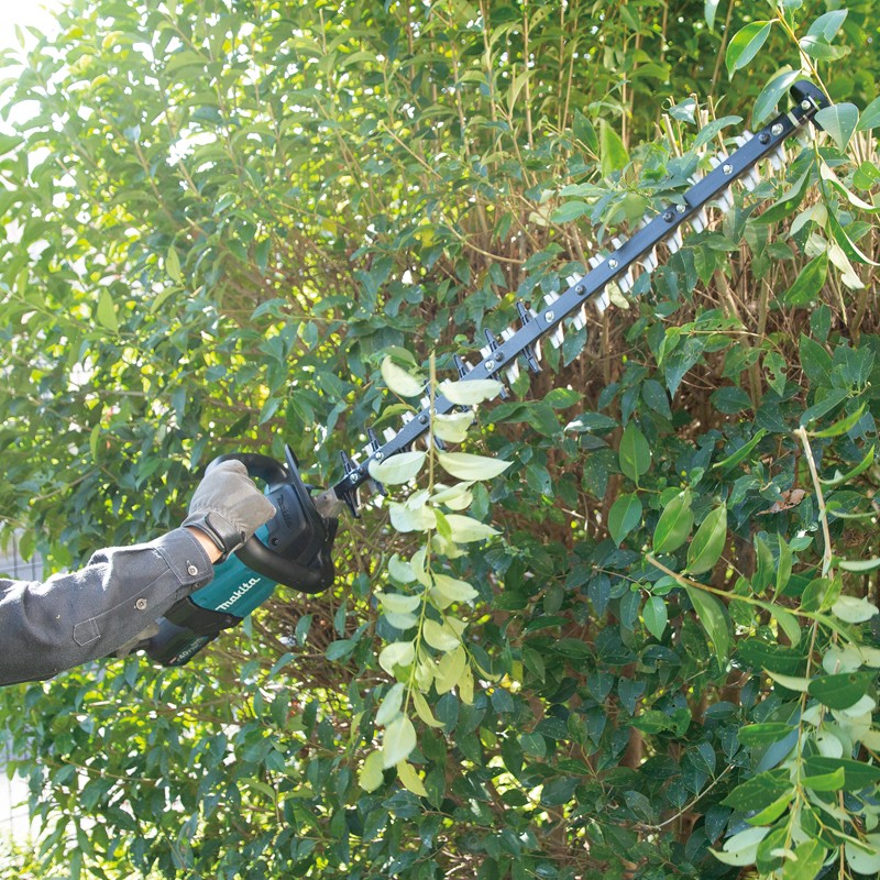 Makita UH007GZ 40V Cordless Hedge Trimmer 750mm - photo 2