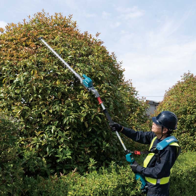 Makita UN001GZ 40V Pole Hedge Trimmer 600mm - photo 3