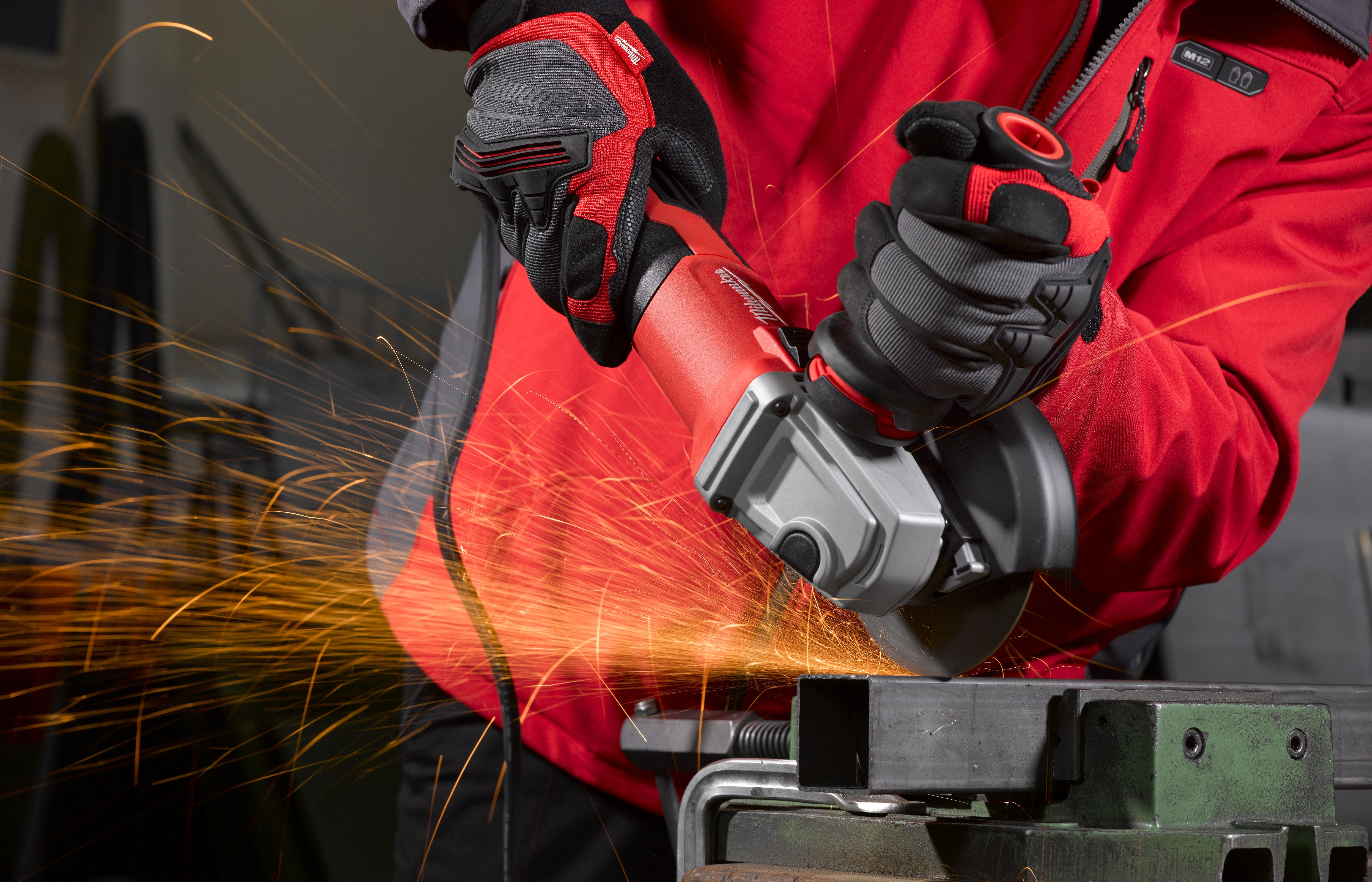 Milwaukee AGV13-125XE Angle Grinder In2 - photo 4