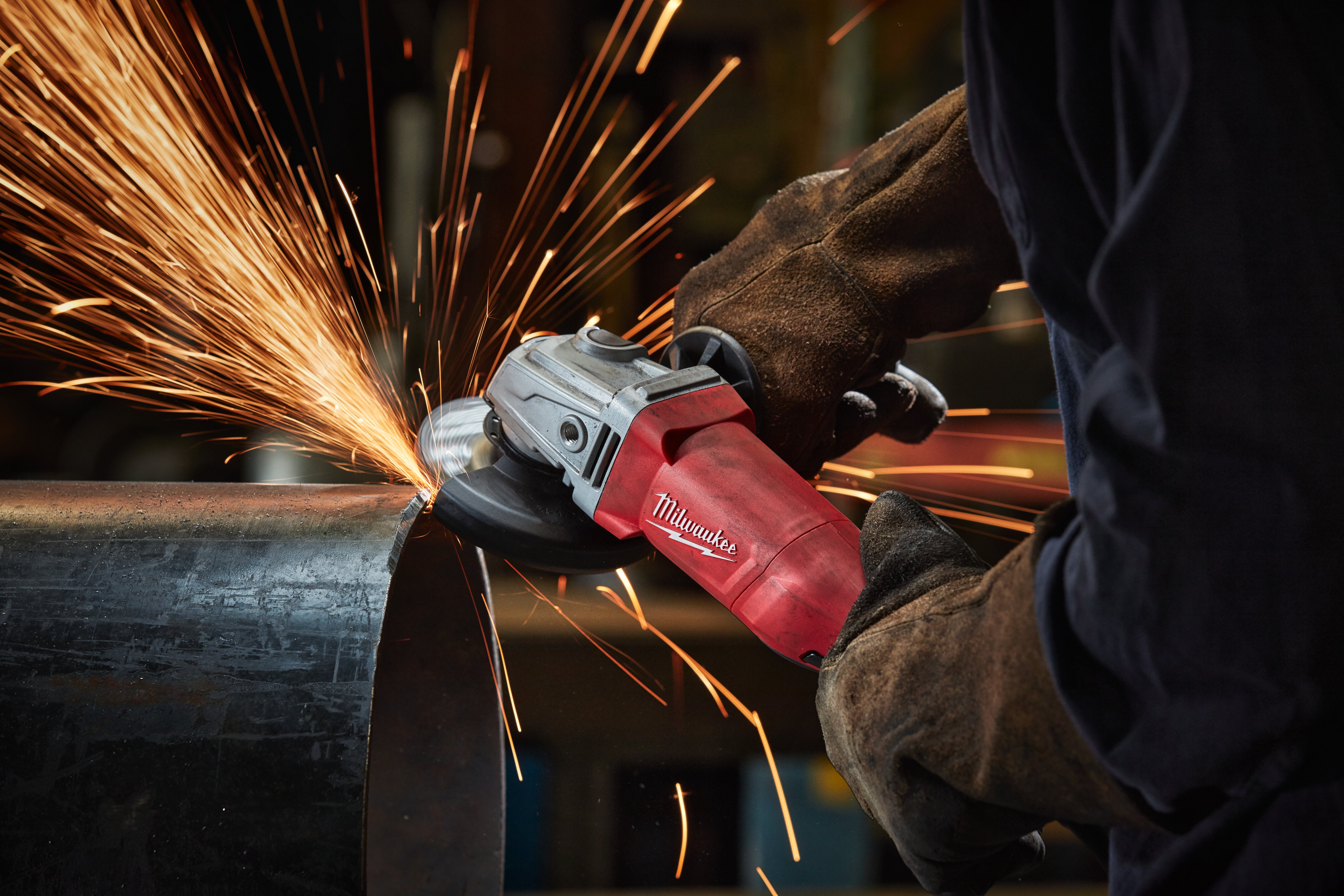 Milwaukee AGV13-125XSPDE Angle Grinder In2 - photo 3