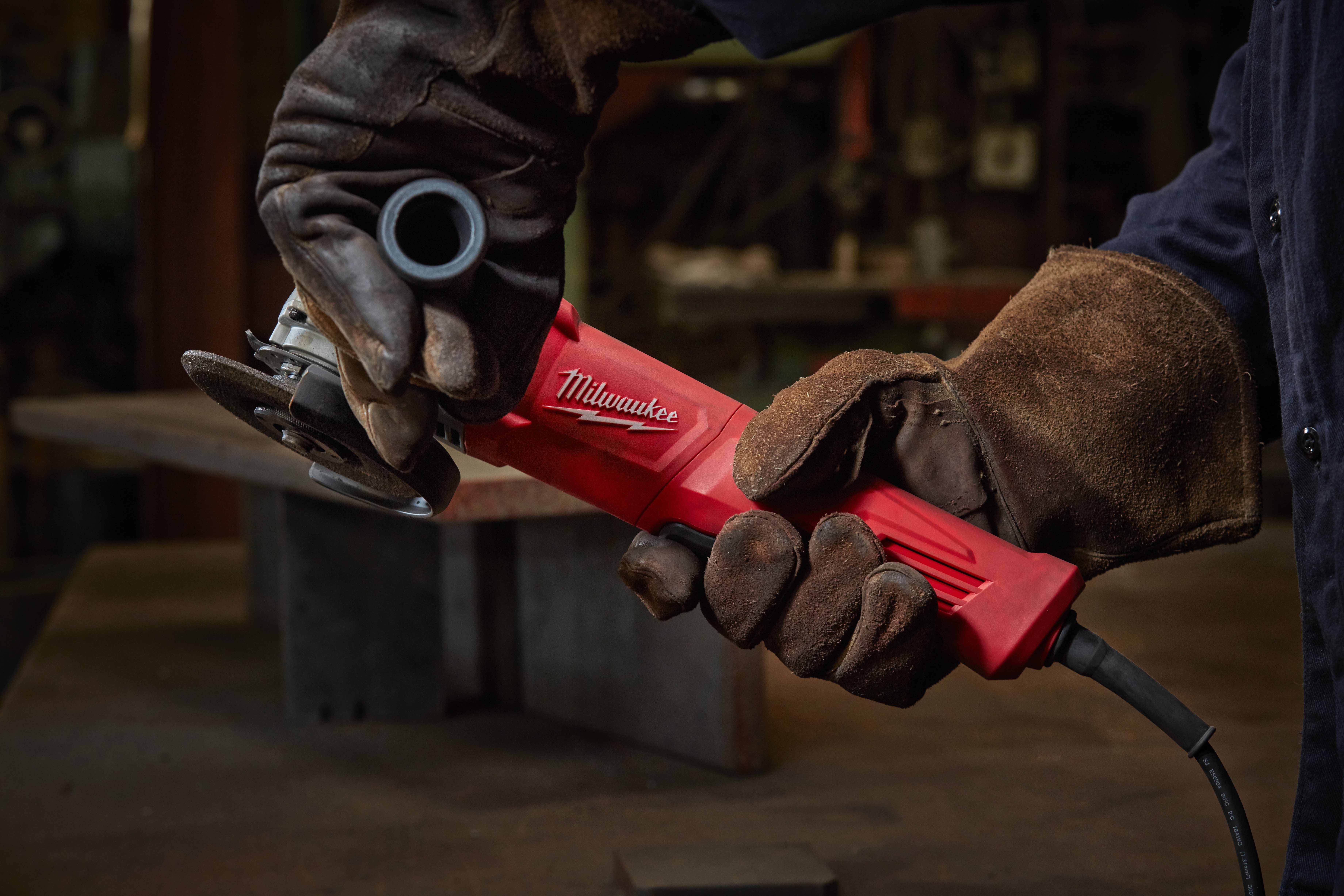 Milwaukee AGV13-125XSPDE Angle Grinder In2 - photo 4