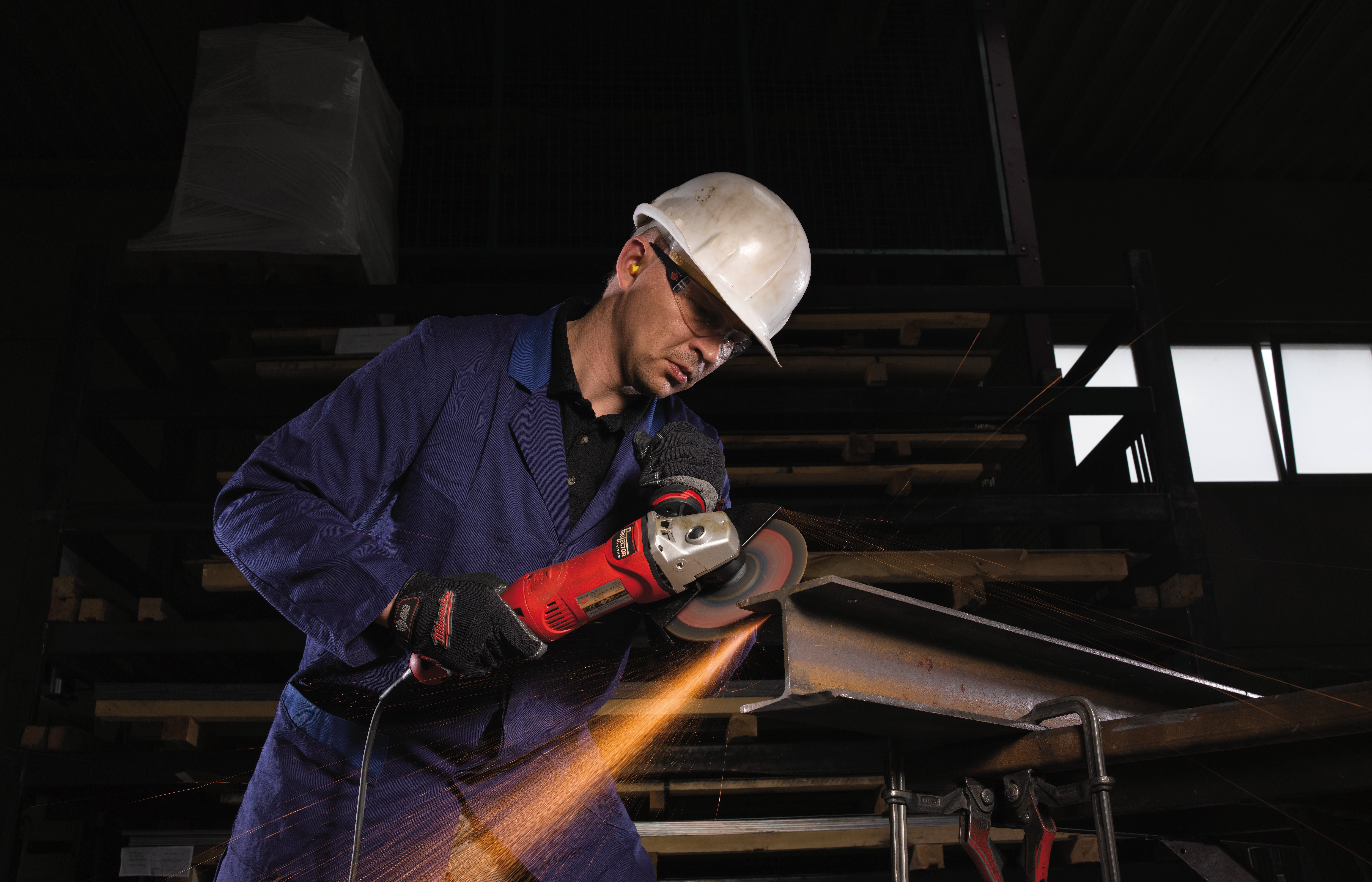 Milwaukee AGV17-180XC Dms Angle Grinder In2 - photo 3