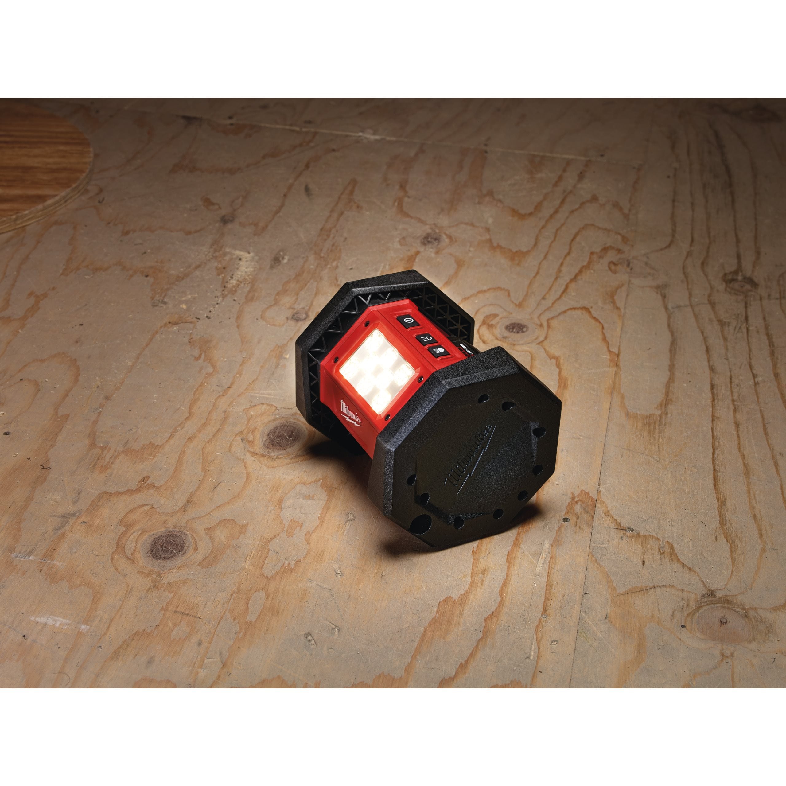 Milwaukee M18AL-0 Area Light - photo 4