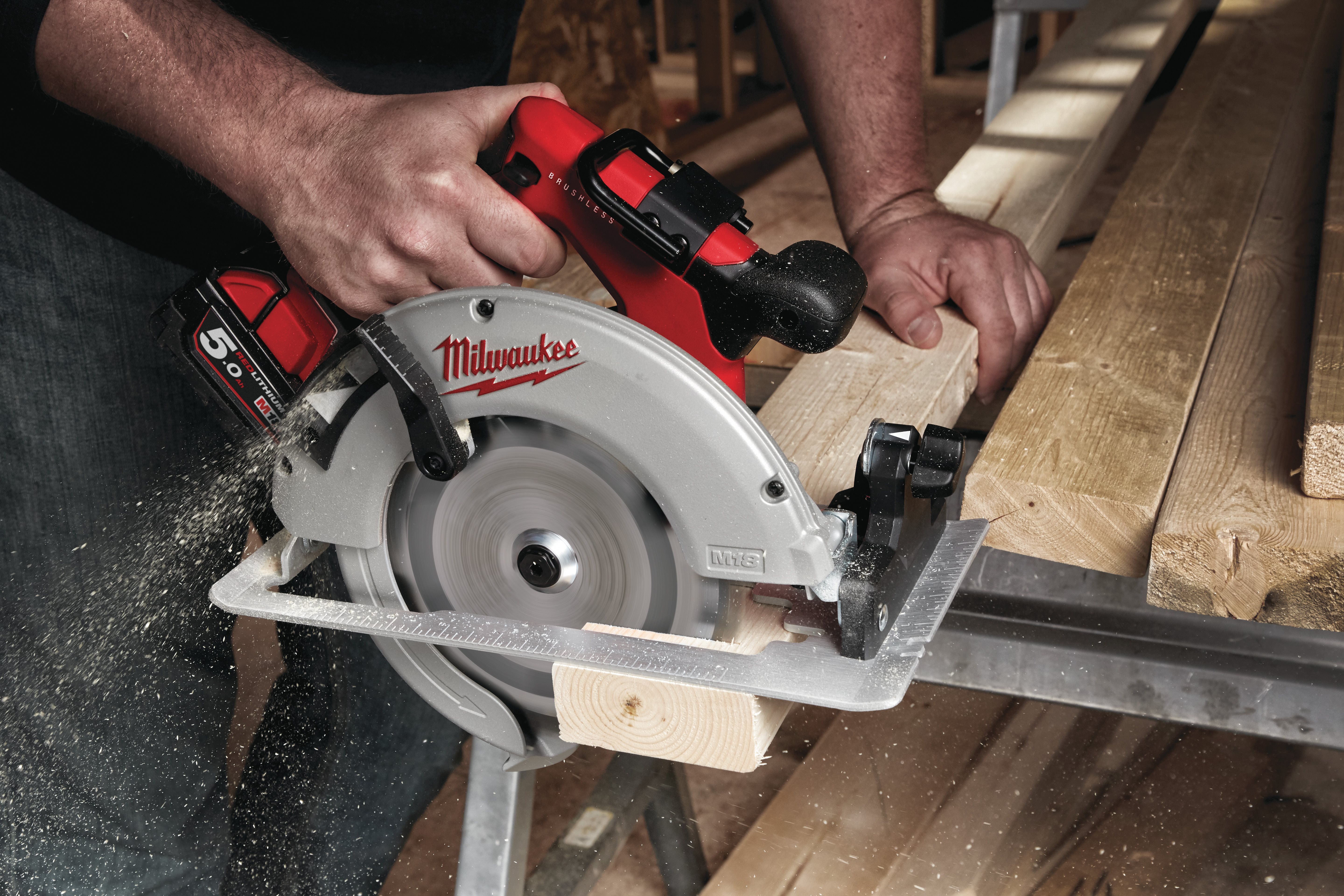 Milwaukee M18BLCS66-502X Bty Circular Saw In2 - photo 4