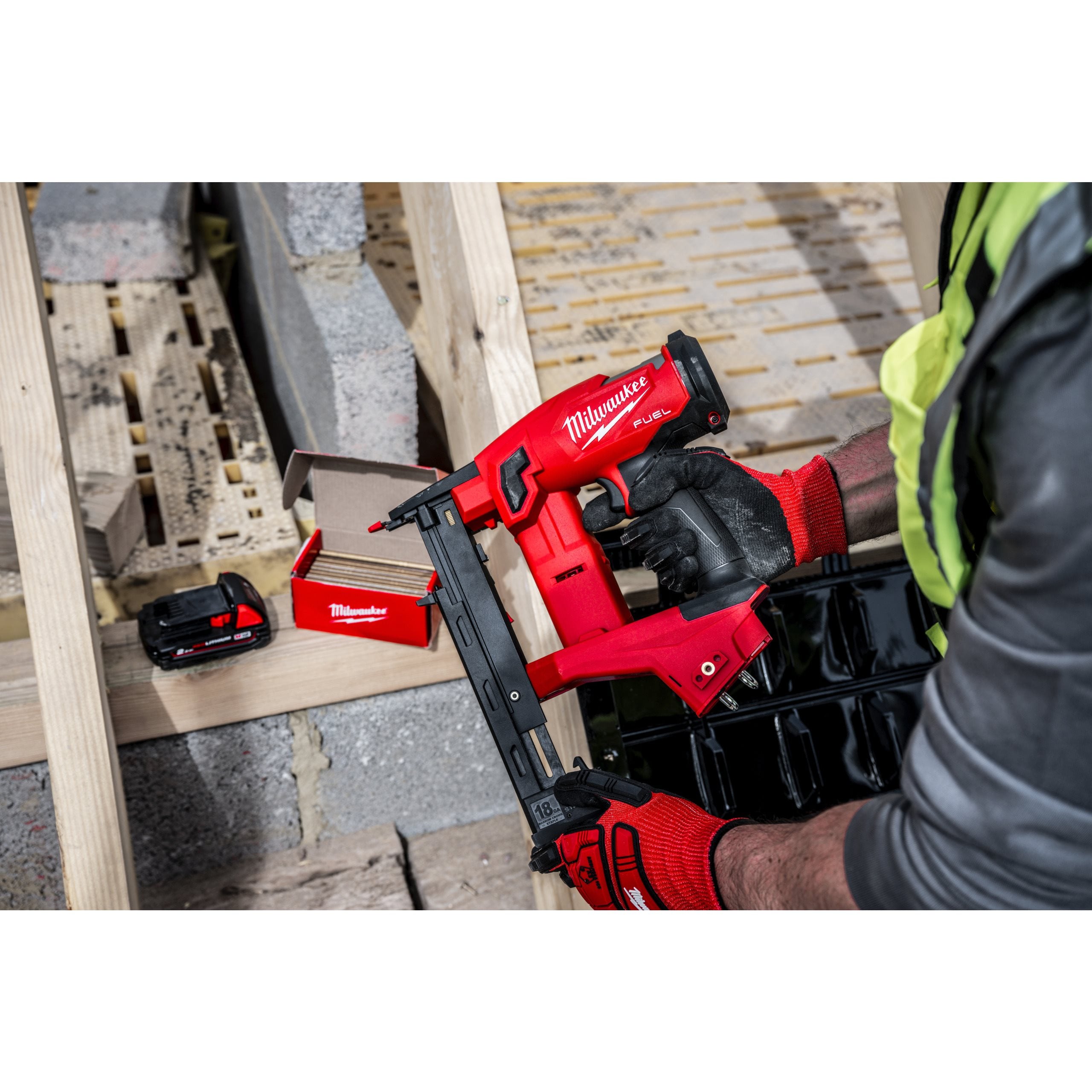 Milwaukee M18FNCS18GS-202X Narrw Crown Stapler In2 - photo 4