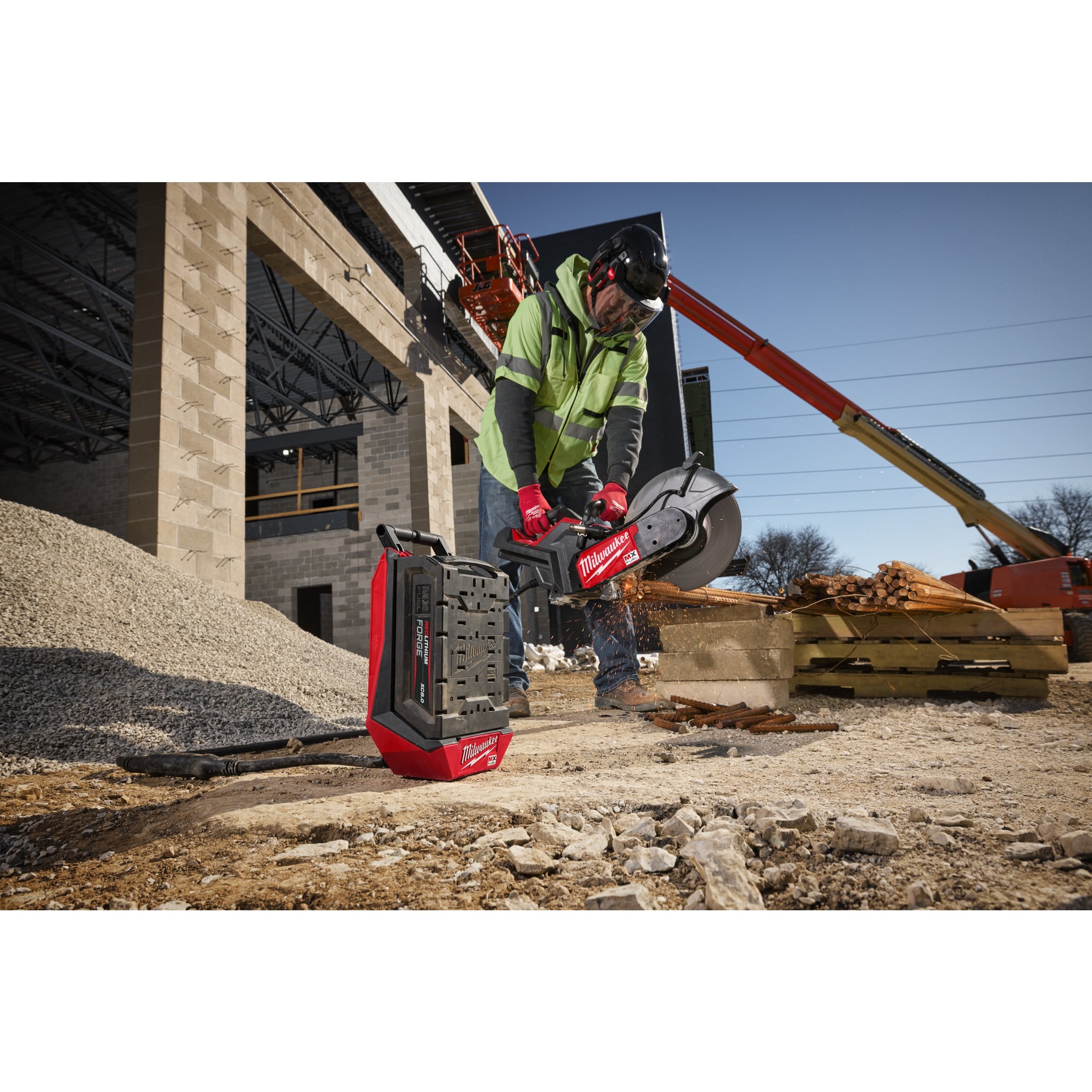 Milwaukee MXF PBE Mx Fuel™ Portable Battery Extension - photo 4