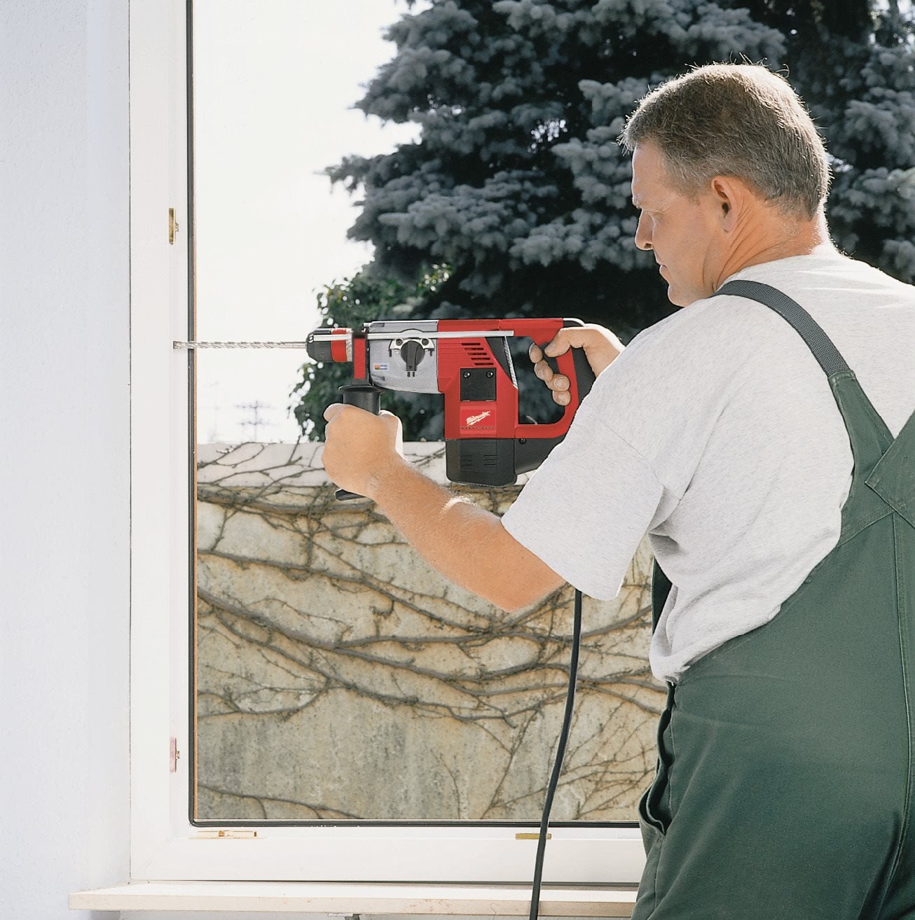 Milwaukee PLH32XE 240V Combi Hammer In2 - photo 3
