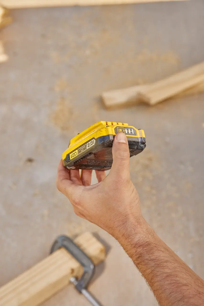 Stanley SB202-B1 Cordless 20V 2.0Ah Battery - photo 7