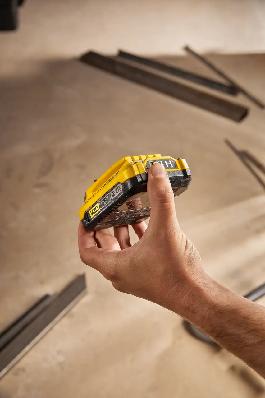 Stanley SB202-B1 Cordless 20V 2.0Ah Battery - photo 4