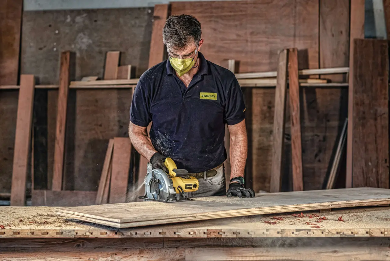 Stanley SC16-IN 1600W 190mm Circular Saw - photo 3