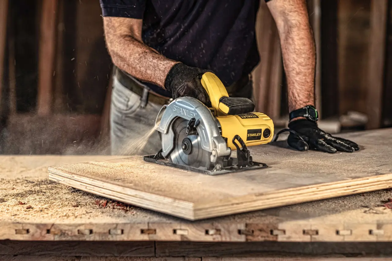 Stanley SC16-IN 1600W 190mm Circular Saw - photo 4