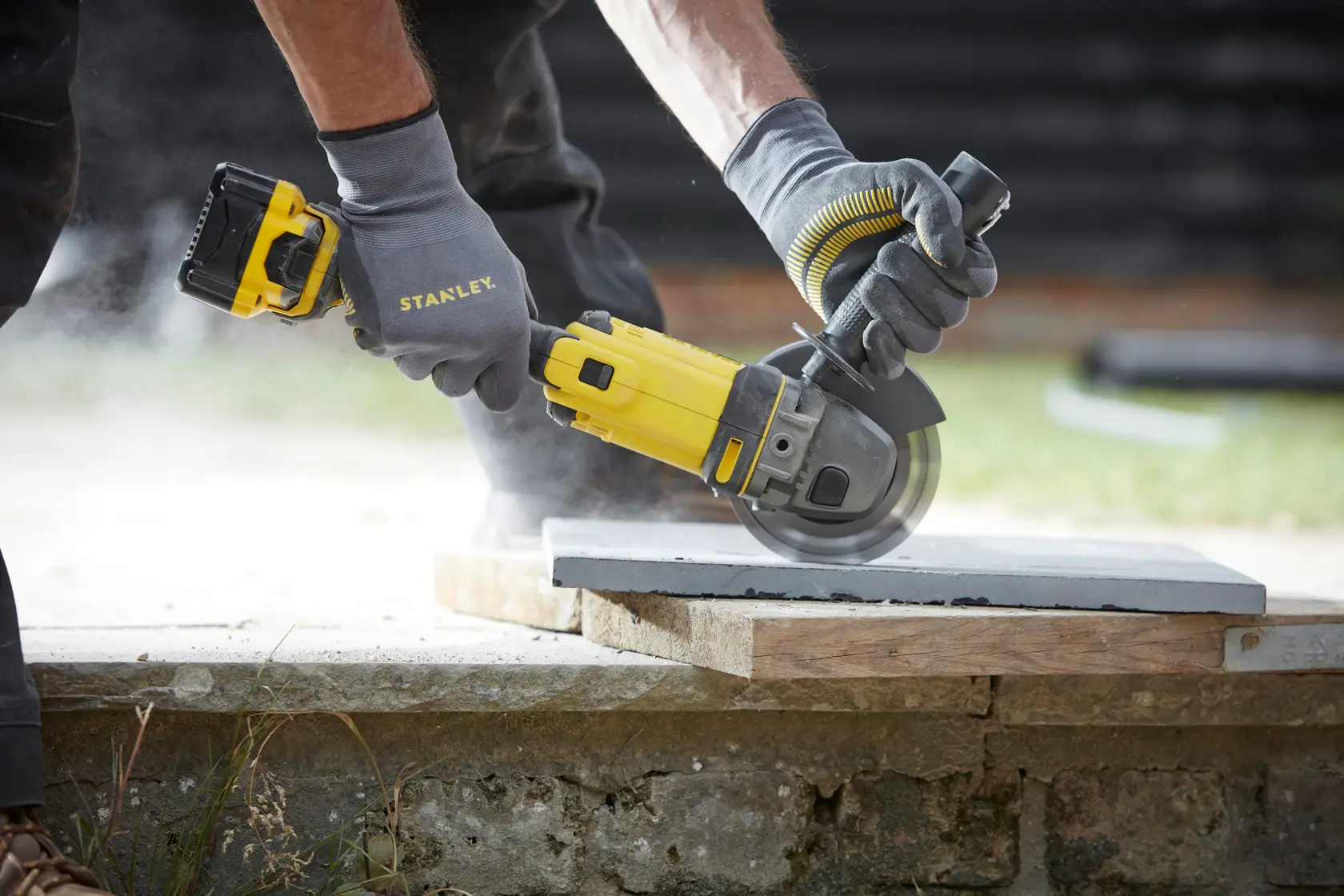 Stanley SCG400-B1 20V 100mm Grinder Bare - photo 4