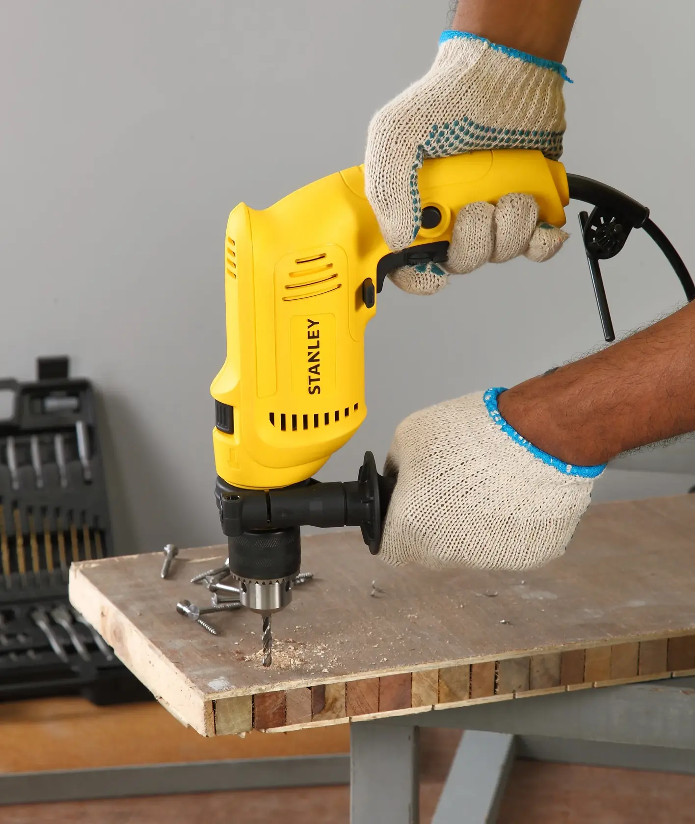 Stanley SDH550-IN 550W 10mm Percussion Drill - photo 3