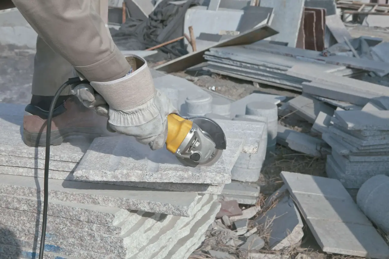 Stanley STGS9125-IN 900W Small Angle Grinder 125 Mm - photo 4