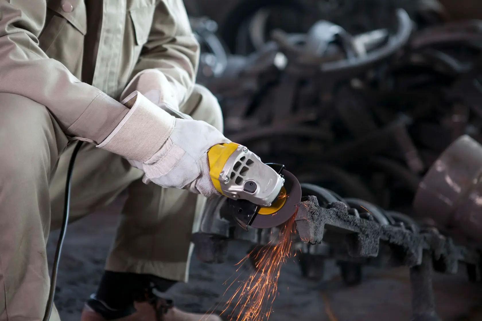 Stanley STGT8100-IN Metal Working 850W 100mm Toggle Sag - photo 3